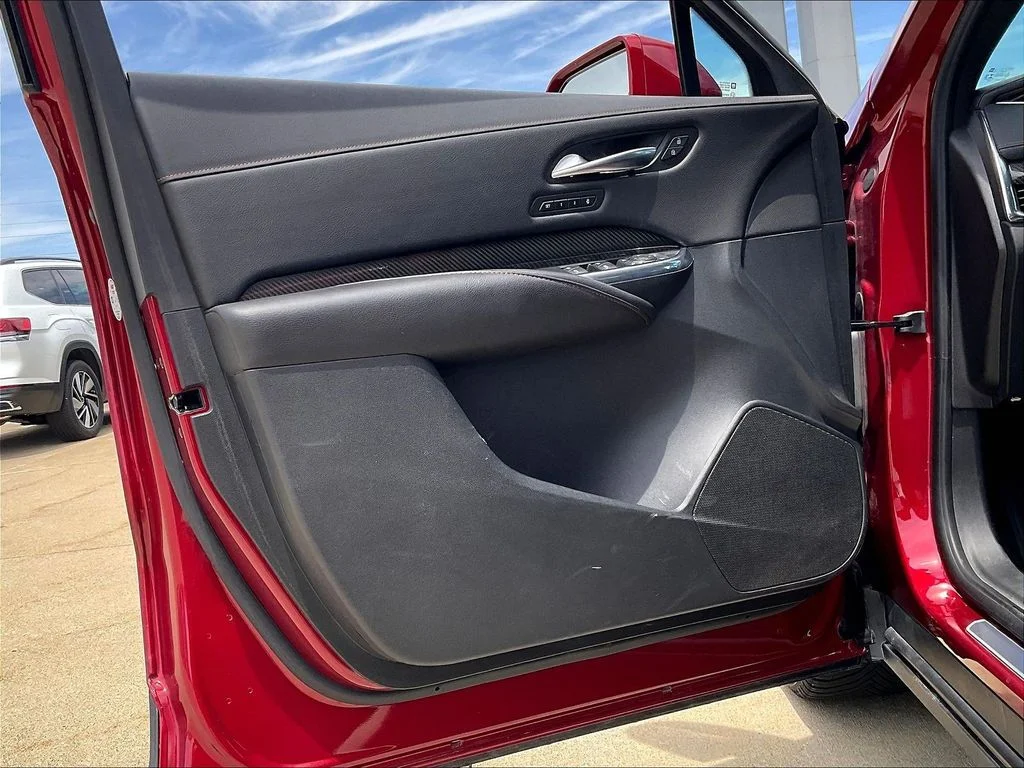 Used 2019 Red Cadillac Sport image 28