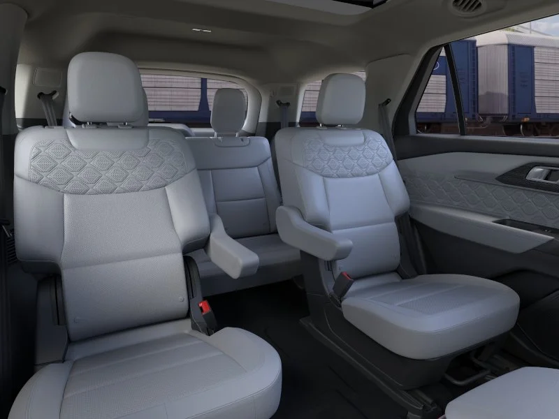 New 2026 Star White Metallic Tri-Coat Ford Platinum™ image 11