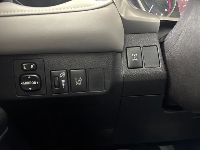 Used 2018 Pearl Toyota Adventure image 19