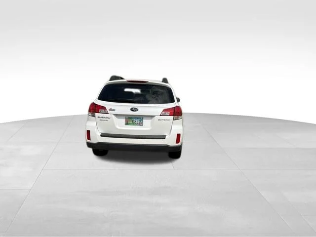 Used 2013 White Subaru 2.5i Premium image 4