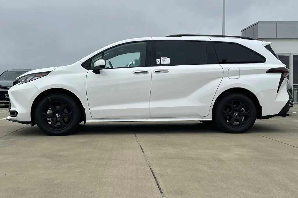 New 2026 Ice Cap Toyota  Woodland Edition image 7