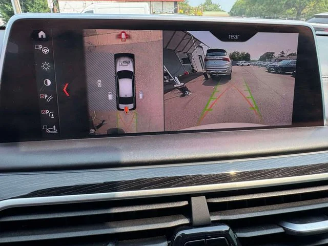 Used 2019 White BMW 750i xDrive image 35