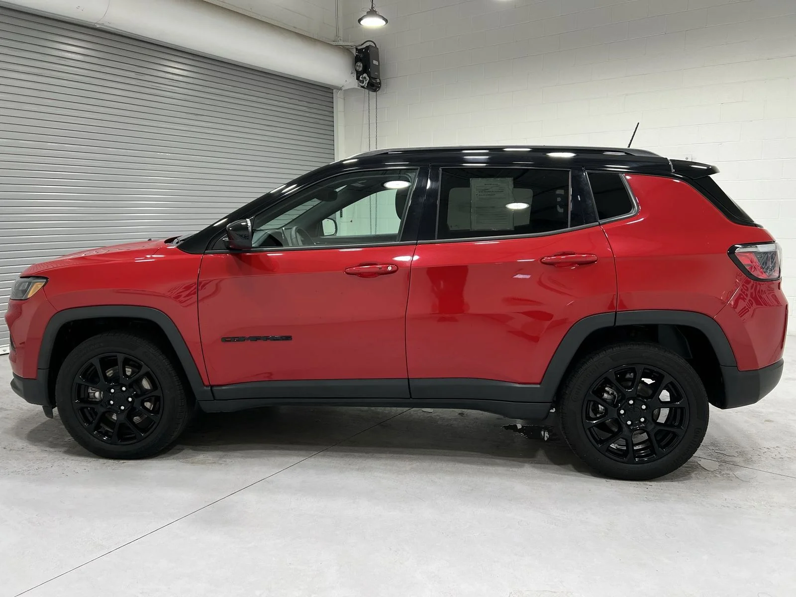 Used 2023 Red Jeep Latitude image 5
