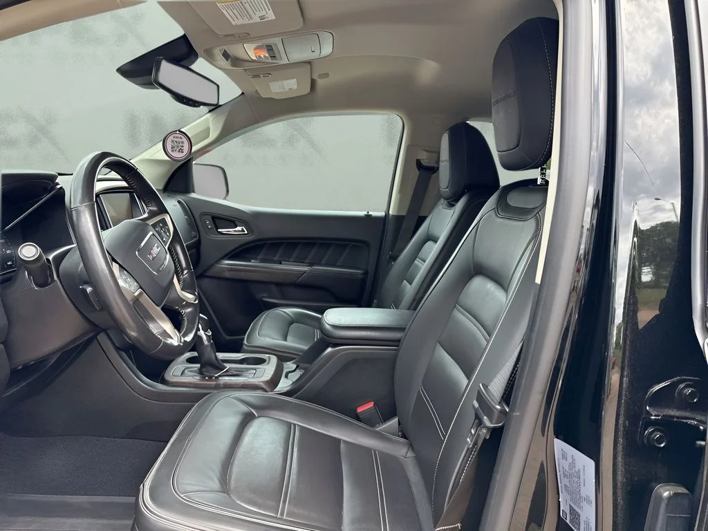 Used 2022 Black GMC Denali image 5