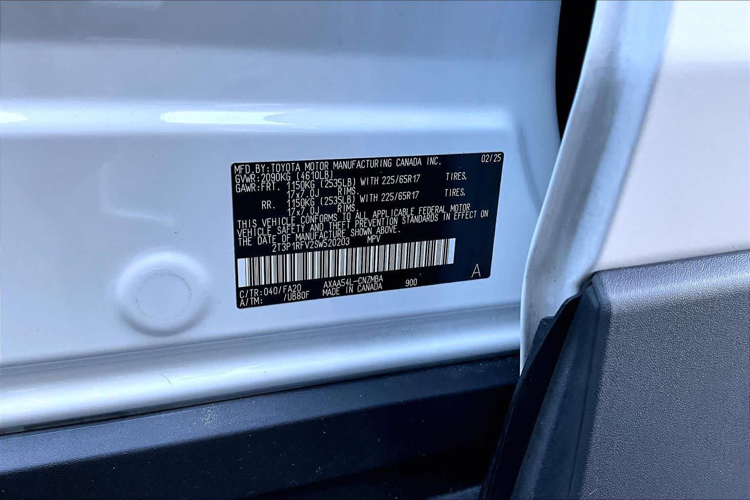 Used 2025 Ice Cap Toyota XLE image 34