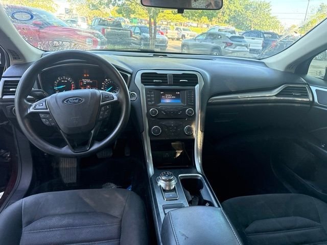Used 2017 Red Ford SE image 22