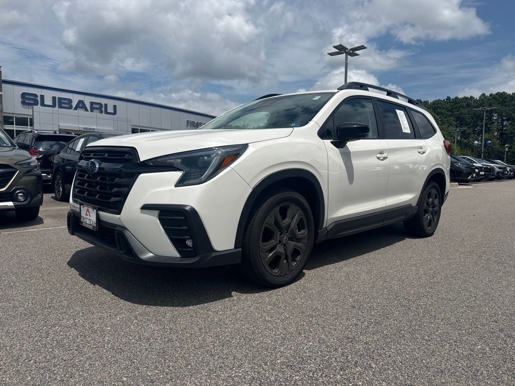 Used 2025 White Subaru Onyx Edition Touring image 2