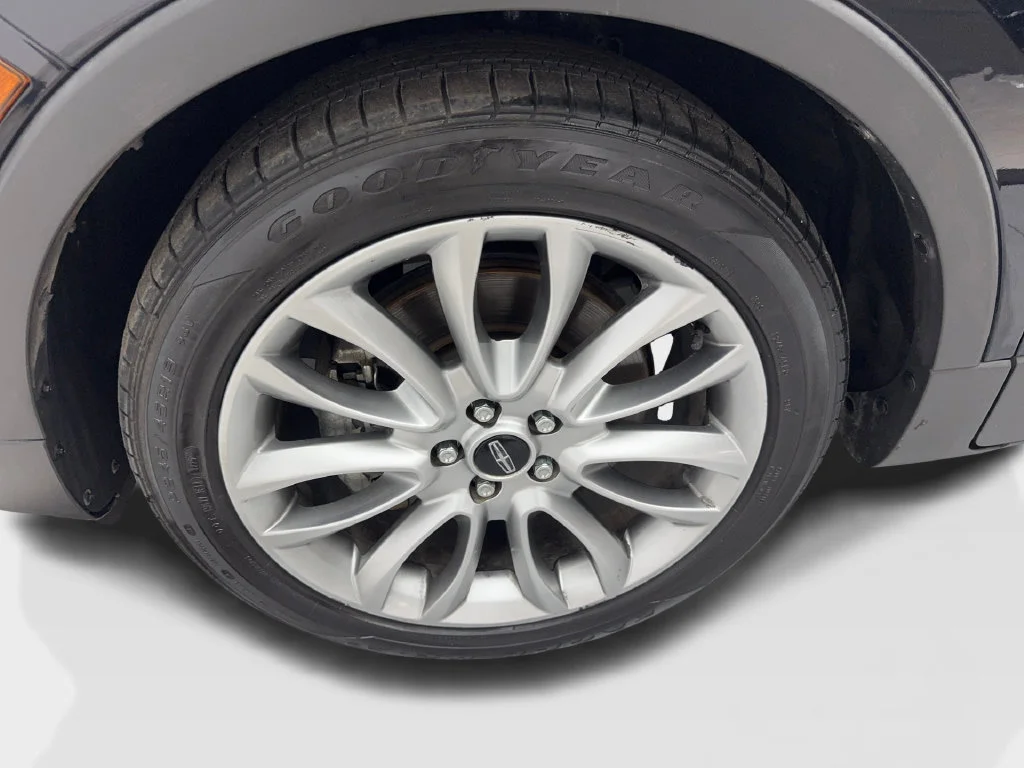 Used 2017 Black Lincoln Reserve image 92