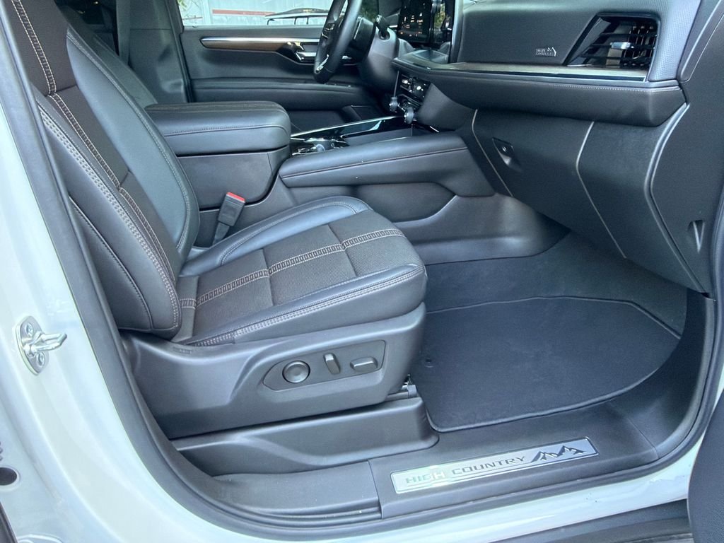 Used 2025 Beige Chevrolet High Country image 13