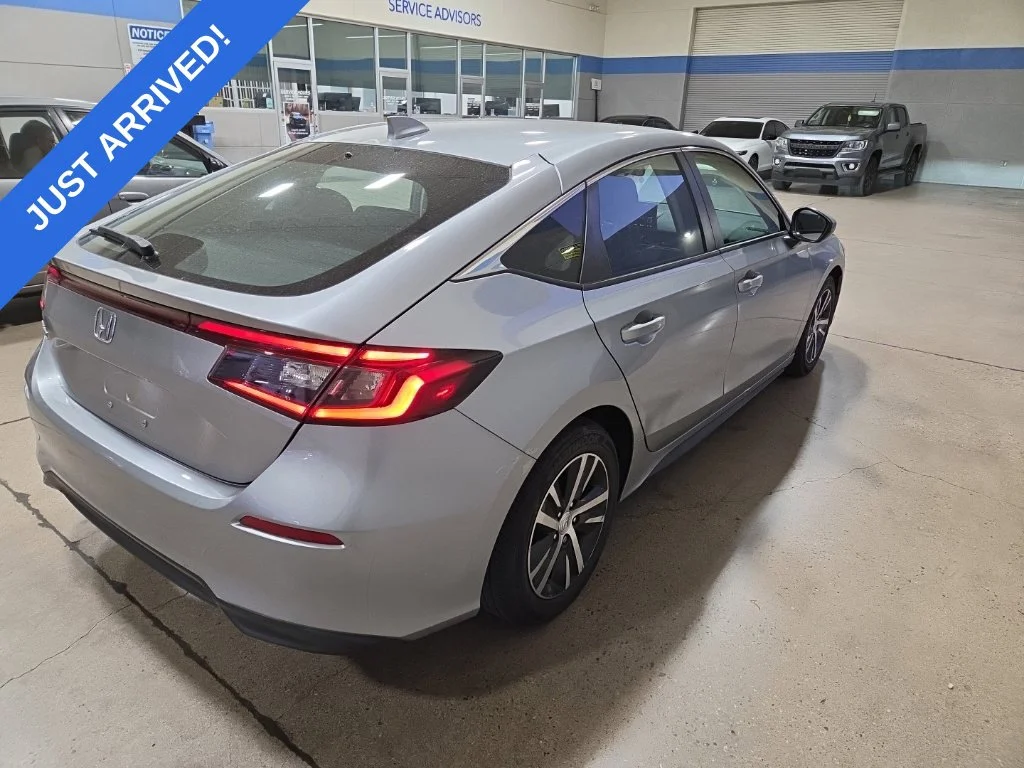 Used 2024  Honda LX image 3