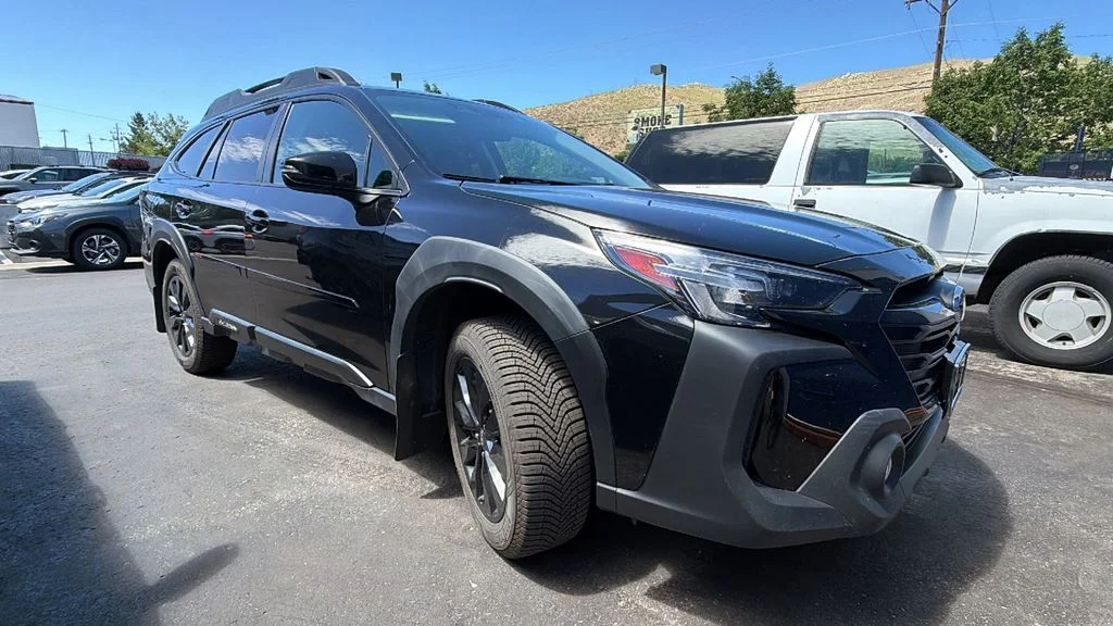 Used 2023 Crystal Black Silica Subaru Onyx Edition XT image 1