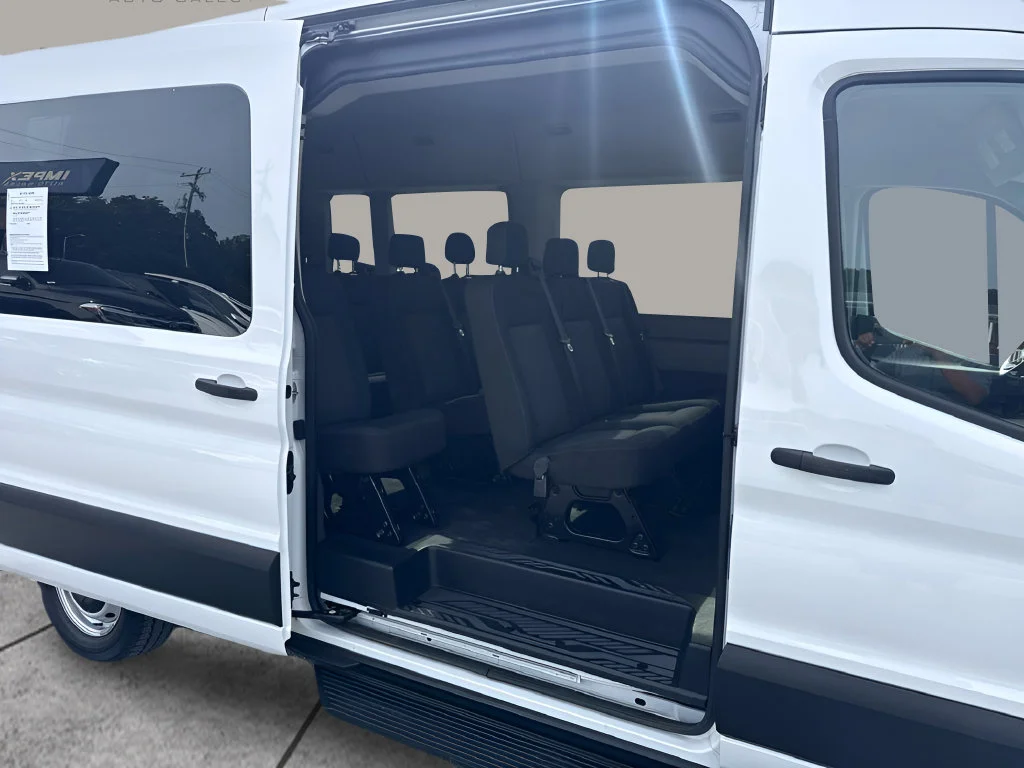 Used 2023 White Ford XL image 23