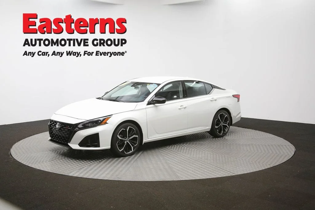Used 2023 White Nissan 2.5 SR image 53