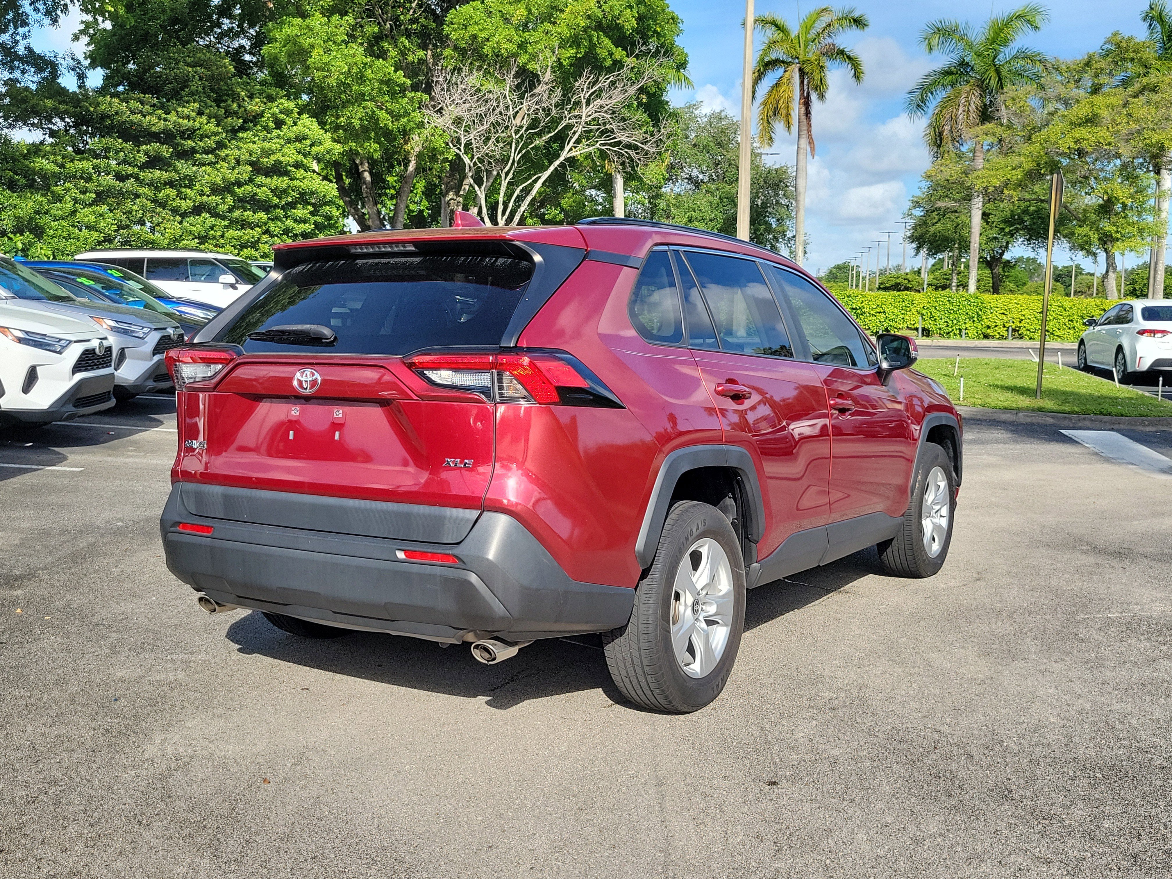 Used 2021 Pearl Toyota XLE image 4