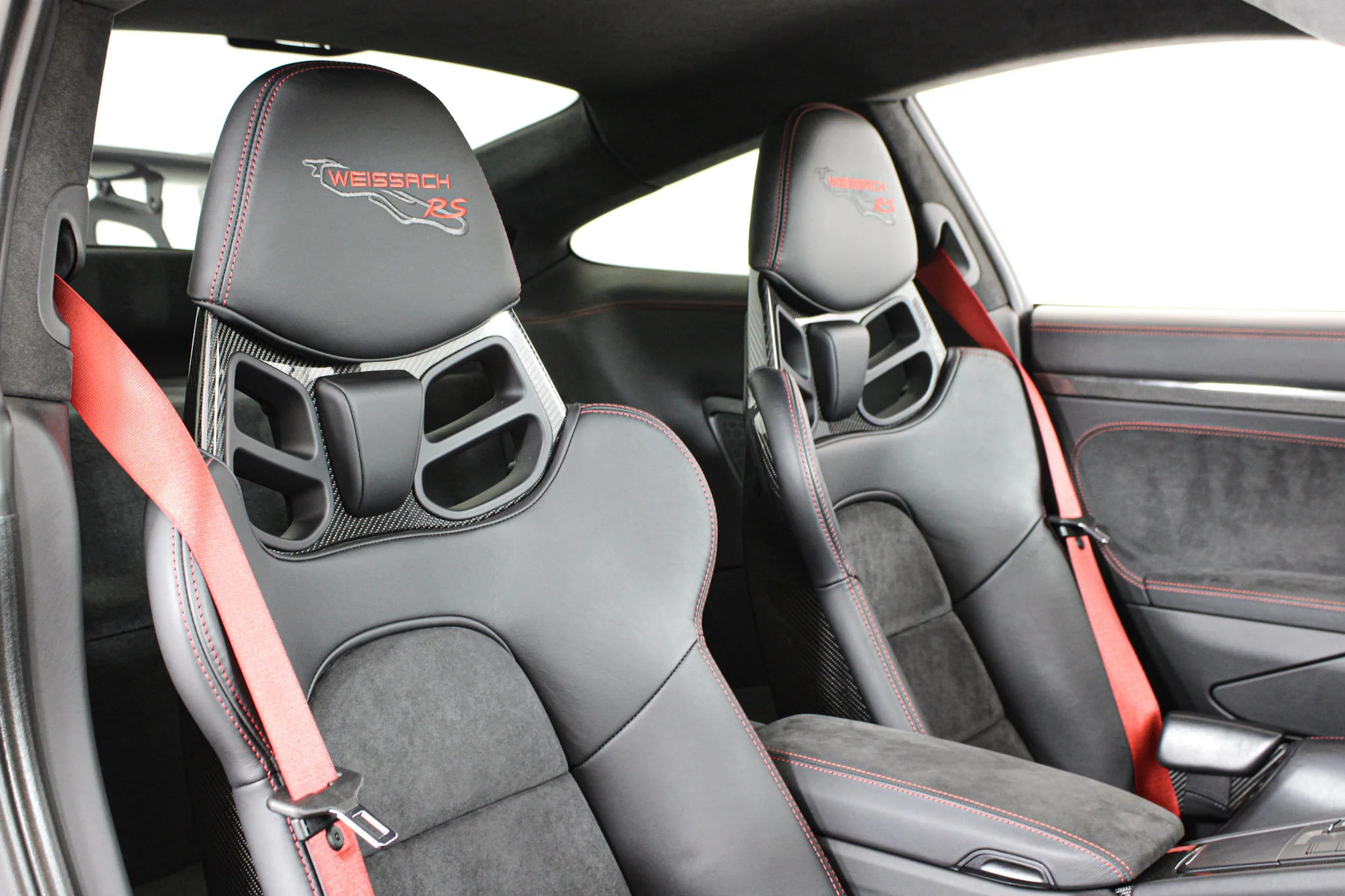 Used 2018 Silver Porsche GT2 RS Coupe image 29