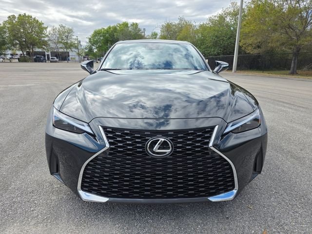 2025 Lexus IS 300 - Photo 8