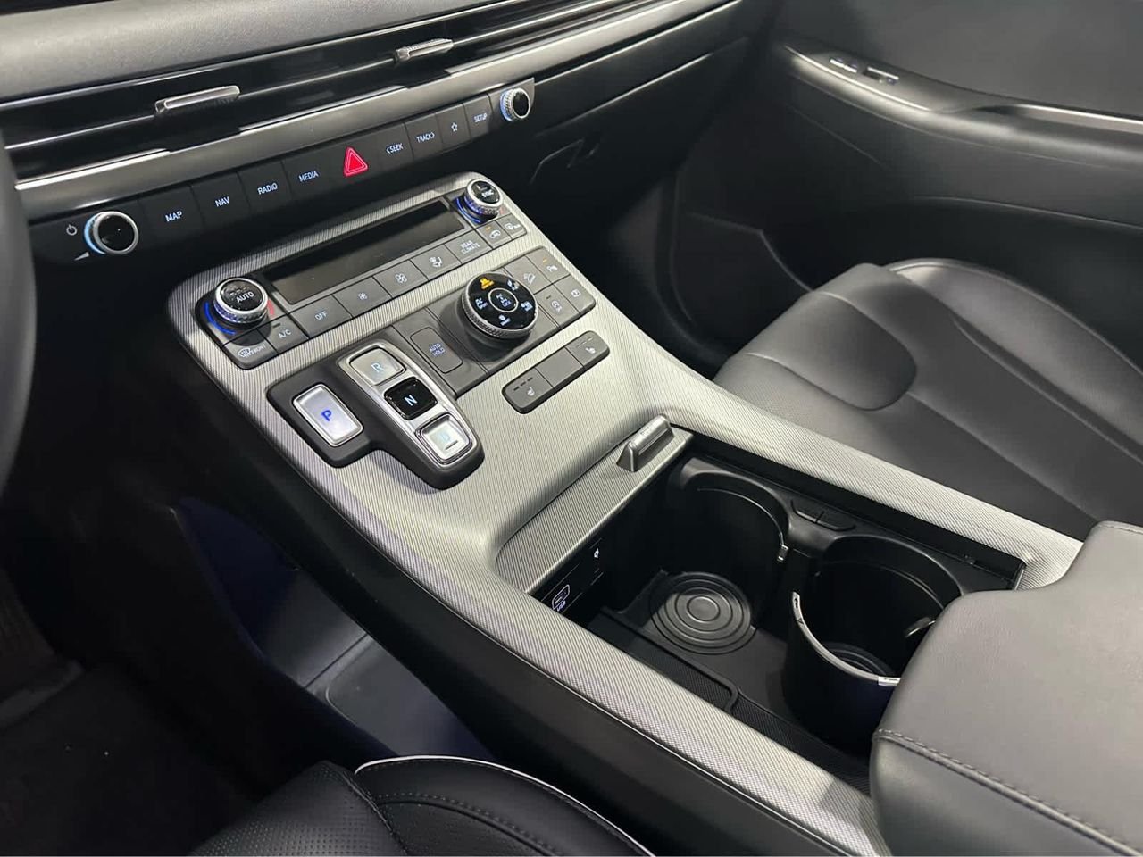 New 2025 Hyper White Hyundai XRT AWD image 30
