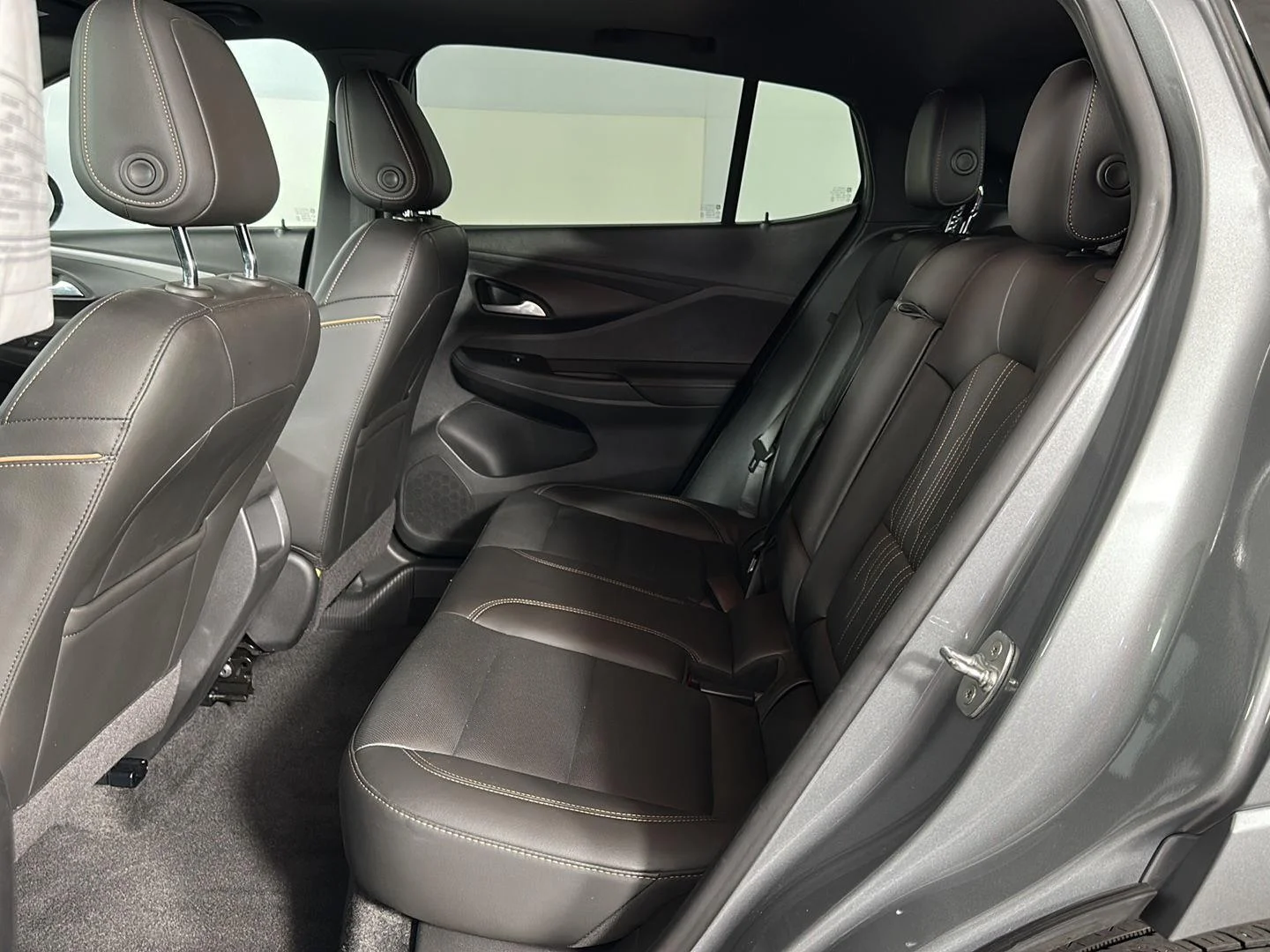 Used 2024 Moonstone Gray Metallic Buick Avenir image 20
