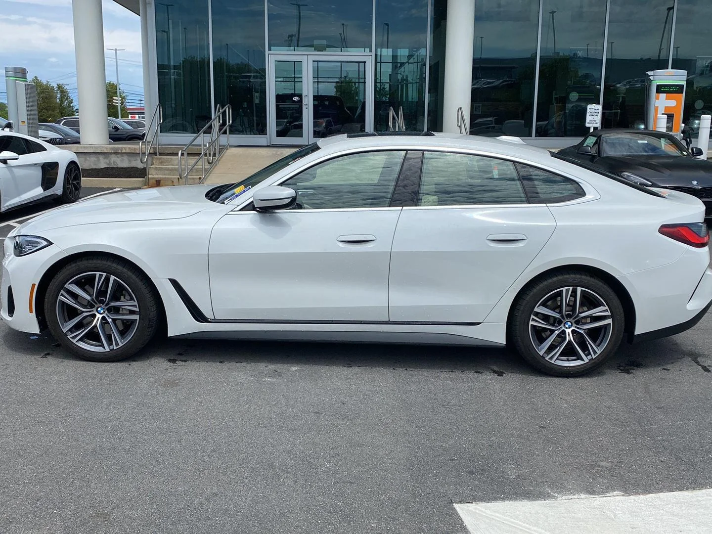 Used 2023 Mineral White Metallic BMW 430i xDrive image 4