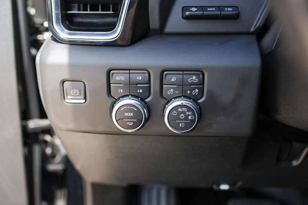 Used 2024 Onyx Black GMC Denali image 18