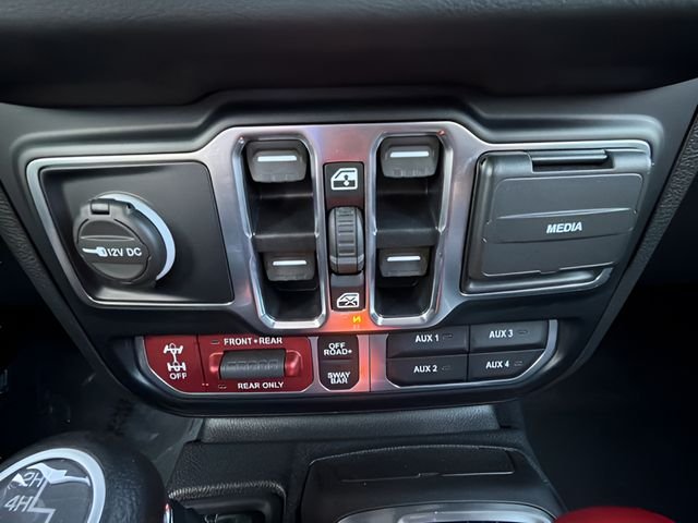 Used 2024 White Jeep Rubicon image 40