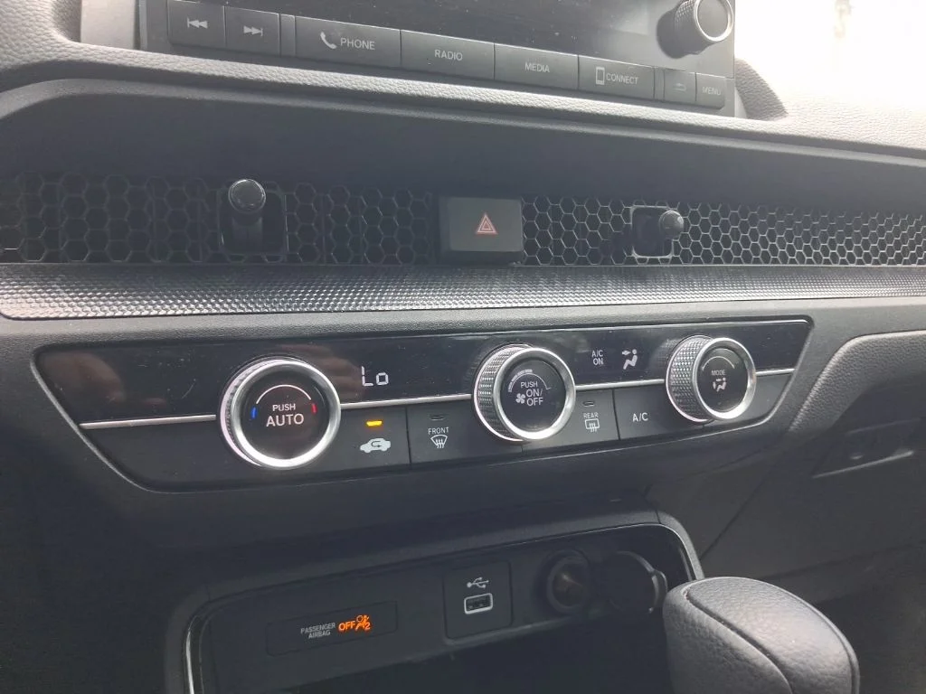 Used 2023  Honda LX image 25