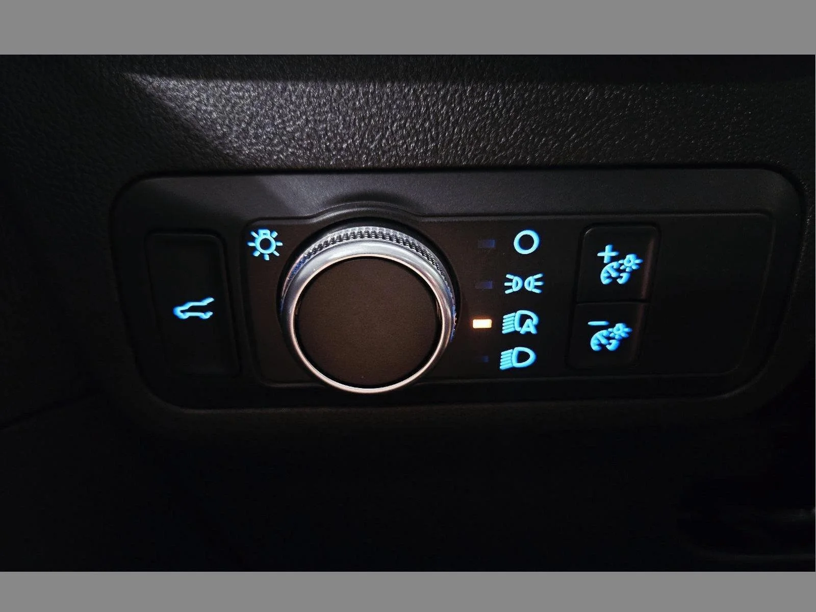 Used 2022 Stone Blue FORD SE image 14