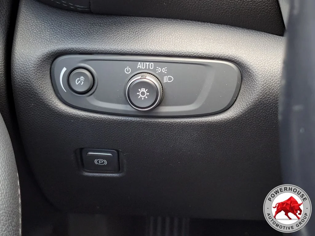 Used 2020 White Chevrolet LT image 26