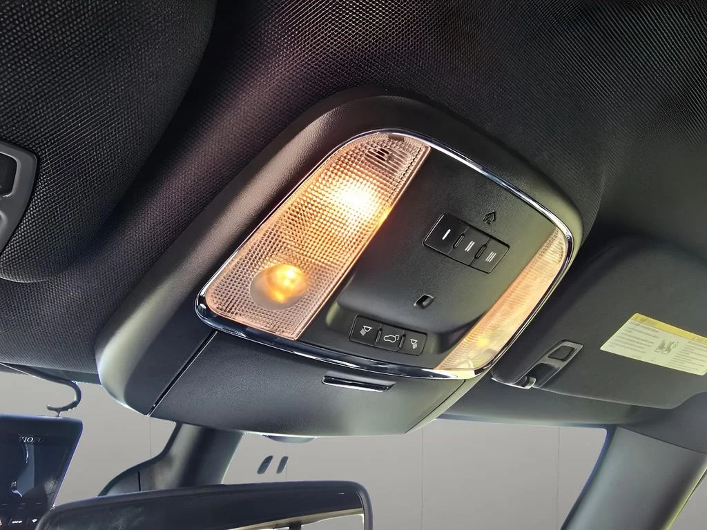Used 2019 Bright White Clearcoat Jeep Limited image 16