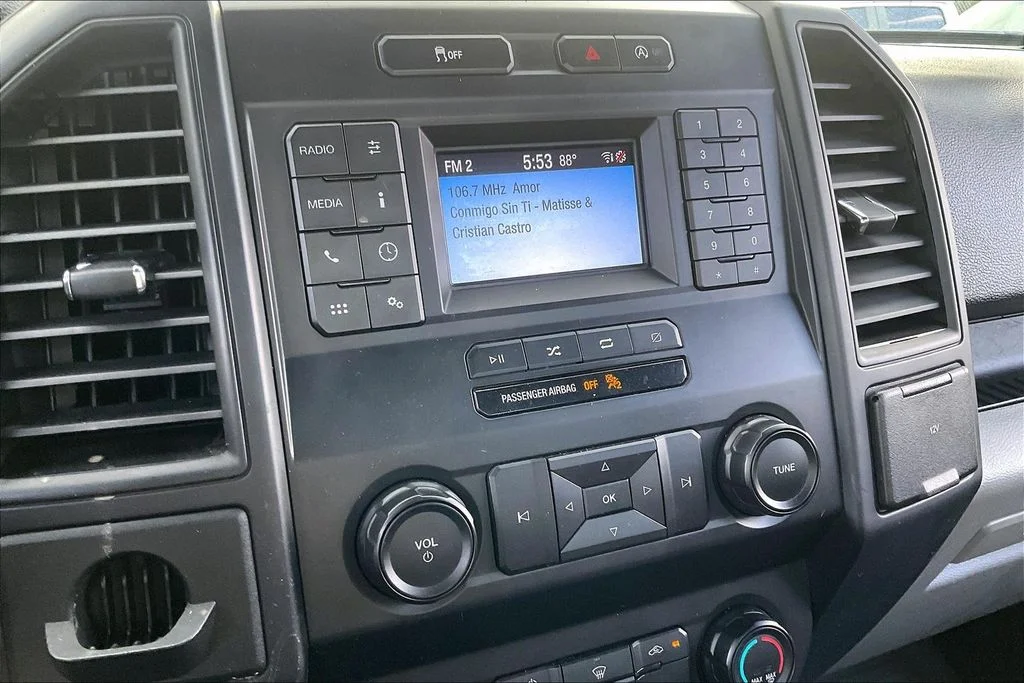 Used 2019 White Ford XL image 34