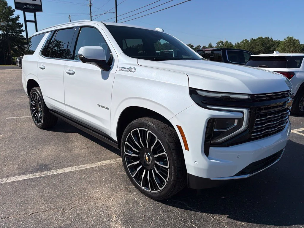 New 2026 Polar White Tricoat Chevrolet High Country image 7