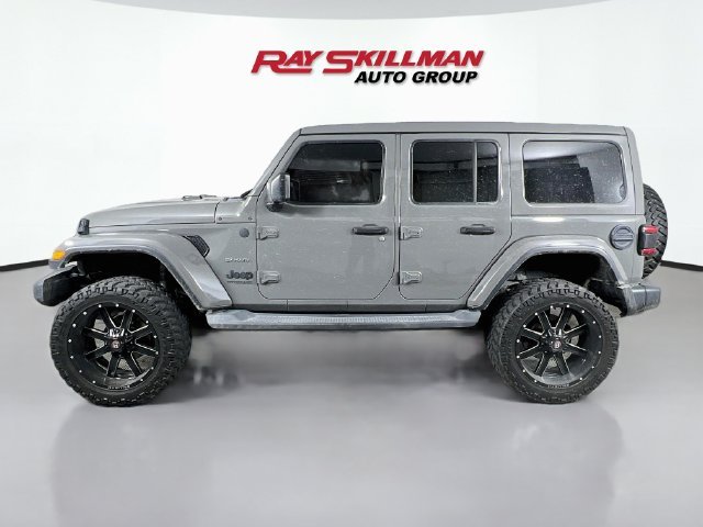 Used 2019 Gray Jeep Unlimited Sahara image 4