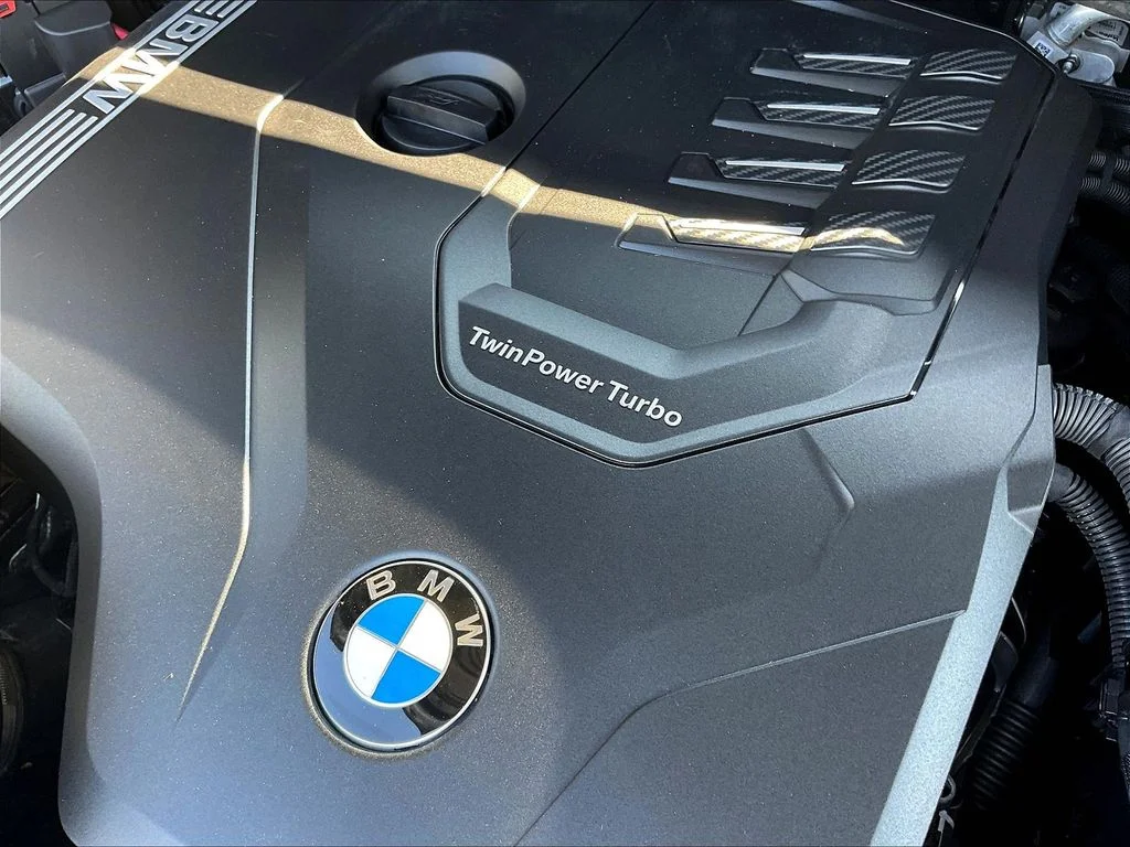 Used 2022  BMW xDrive30i image 30