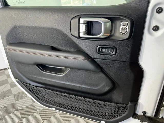 Used 2023 White Jeep Mojave image 18