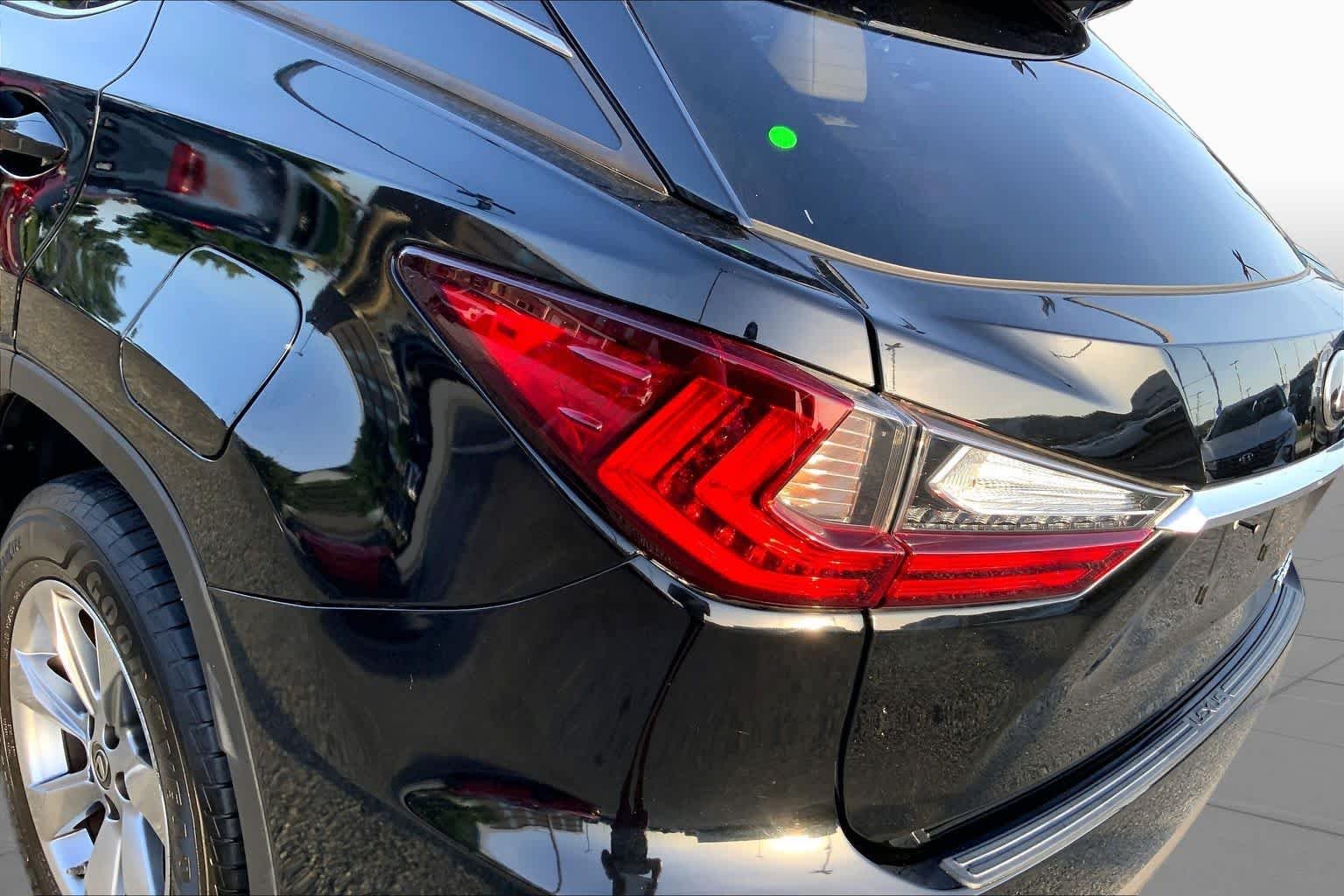 Used 2019 Obsidian Lexus  image 27