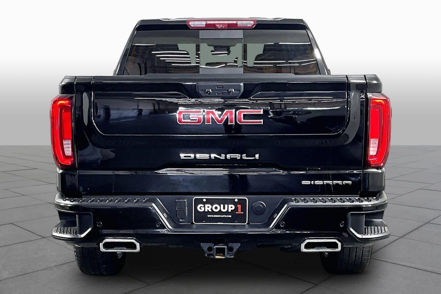 Used 2025 Onyx Black GMC Denali image 5