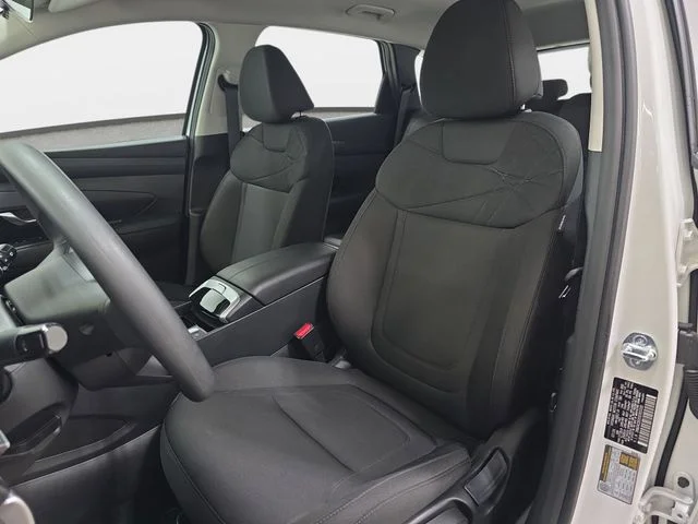 Used 2025 White Hyundai SE image 14