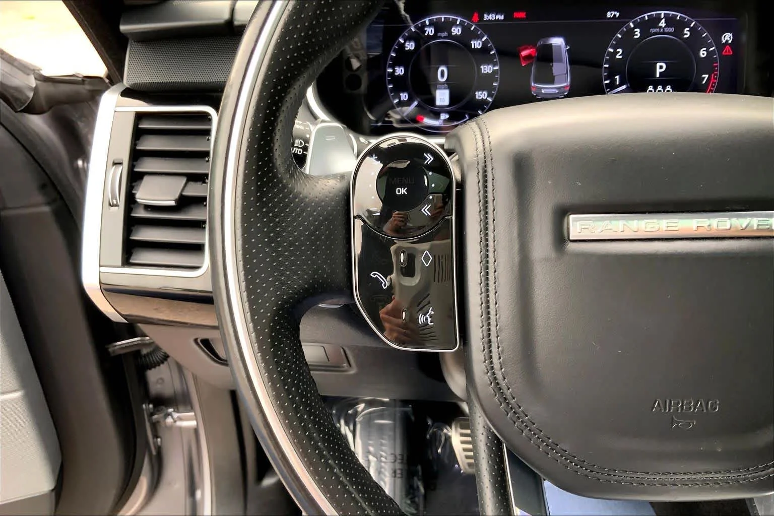 Used 2021 Eiger Grey Metallic Land Rover HSE Silver Edition image 23