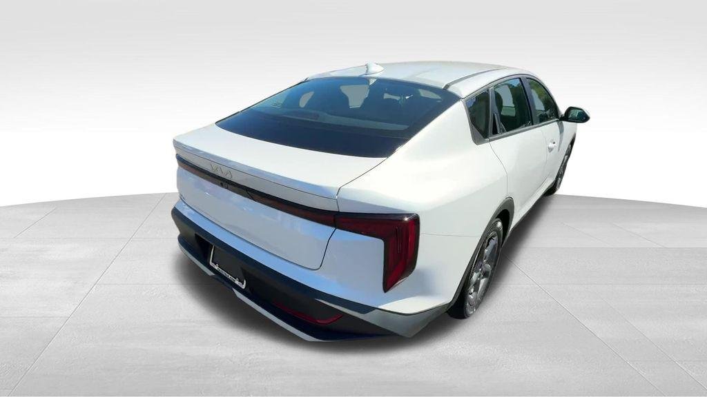 New 2026 Snow White Pearl Kia LXS image 6