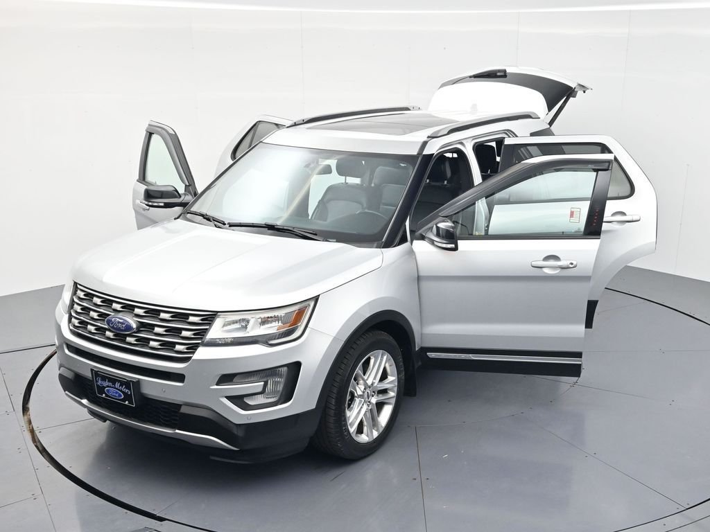 Used 2017 Ingot Silver Ford XLT image 54