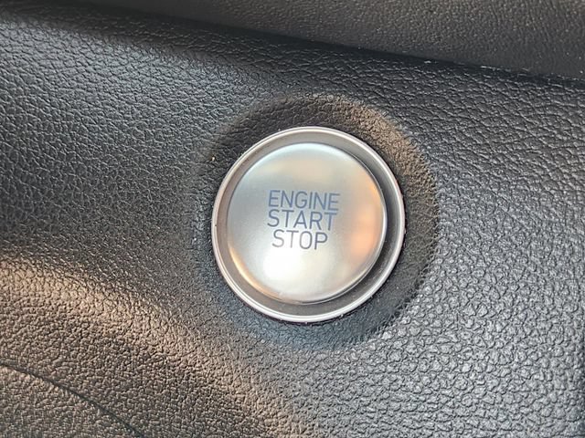 Used 2019 Red Hyundai SEL Plus image 20