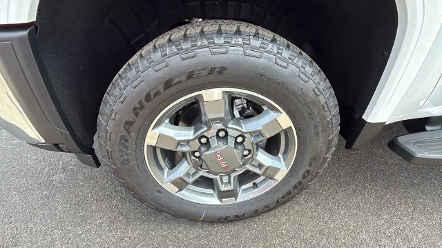 New 2026 Summit White GMC SLT image 9
