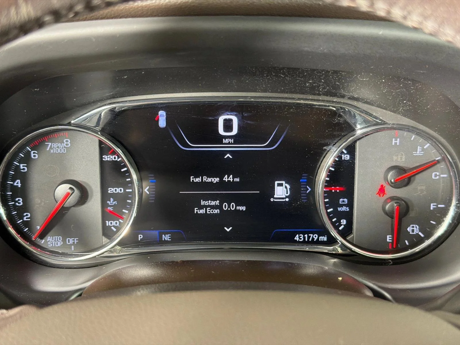 Used 2022 White GMC SLT image 29