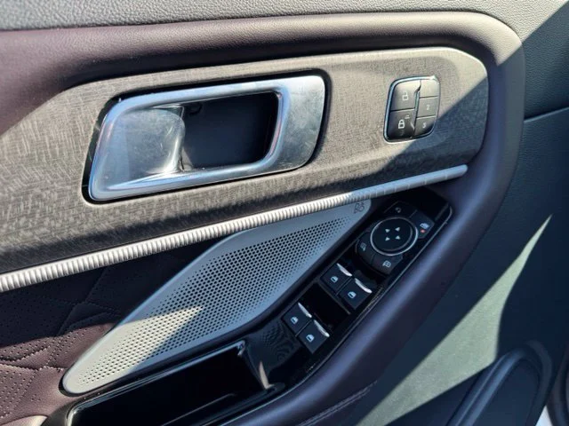 Used 2025 White Ford Platinum image 16