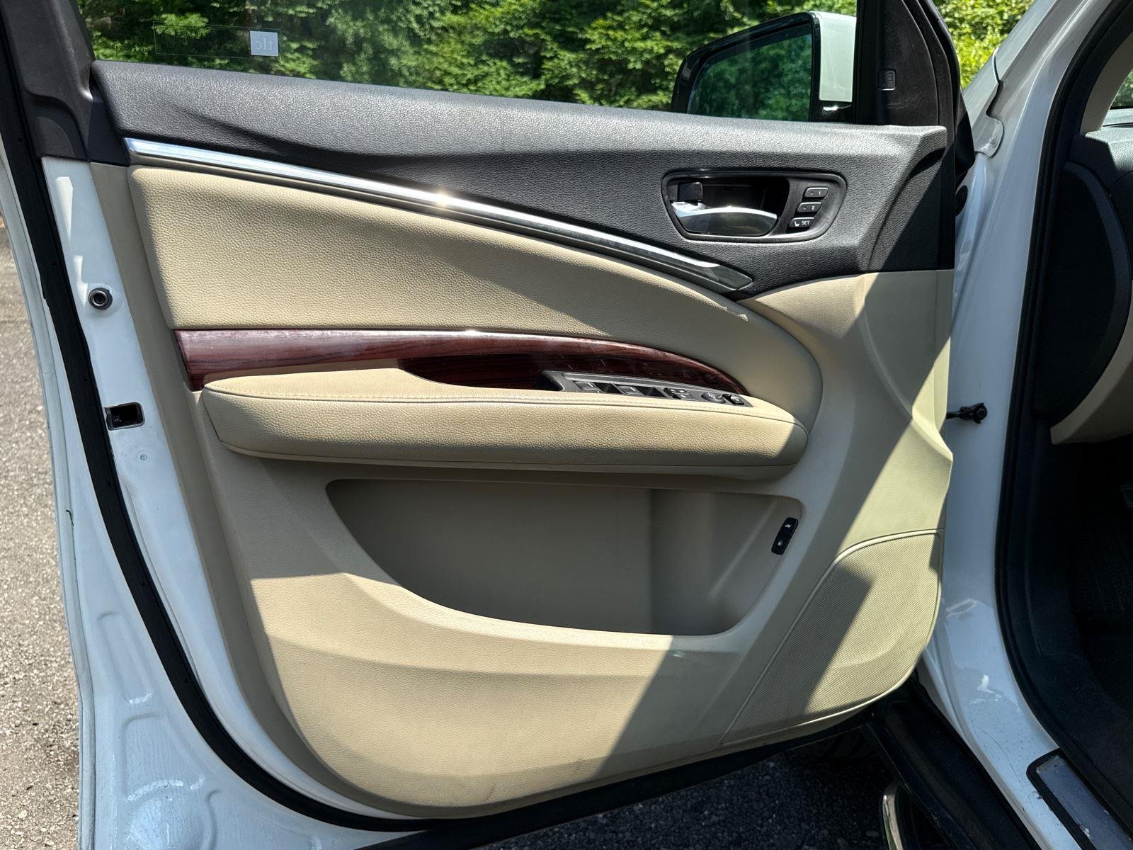 Used 2016 White Diamond Pearl Acura w/Tech image 10