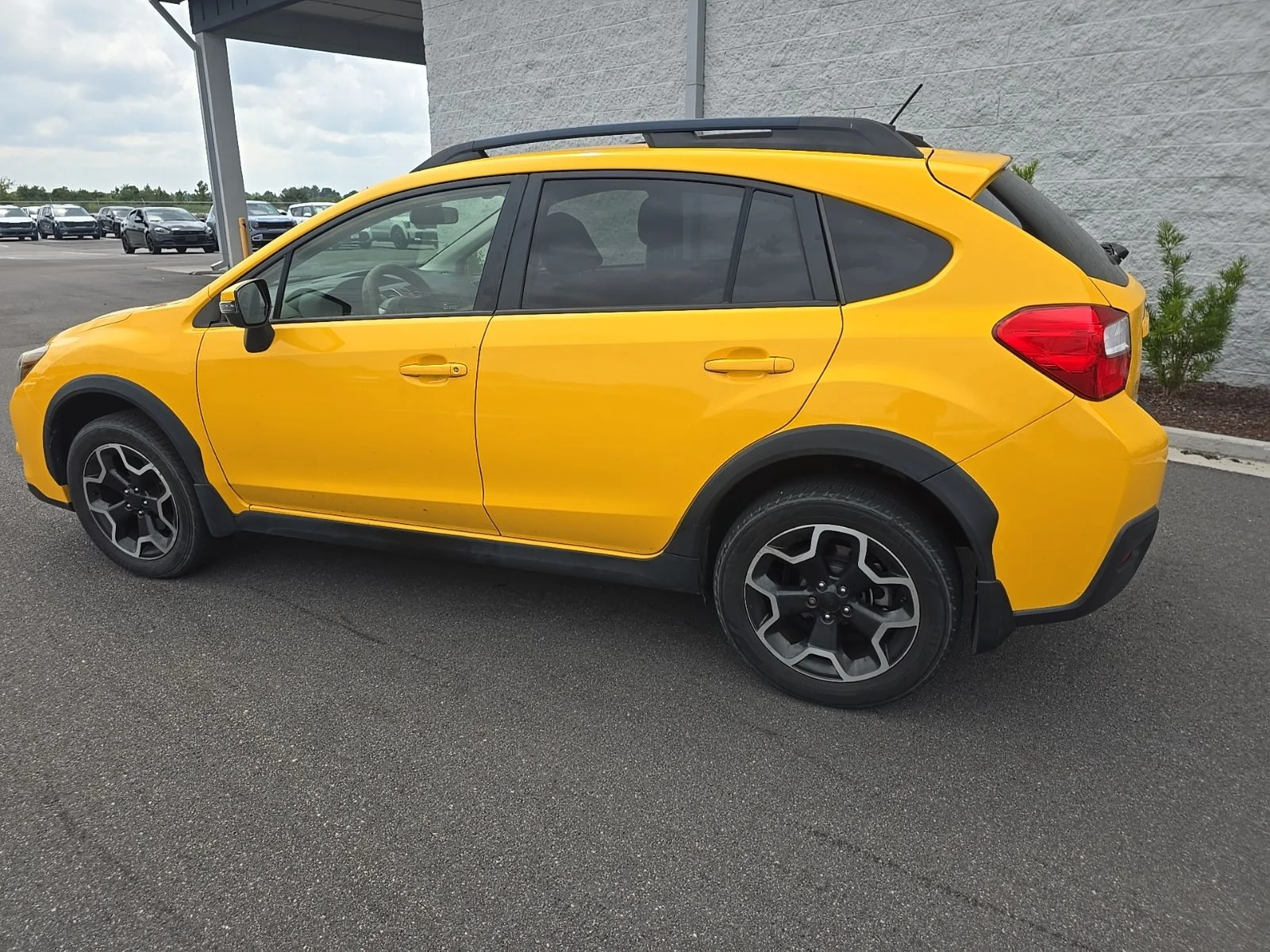 Used 2015 Sunrise Yellow Subaru 2.0i Premium image 5