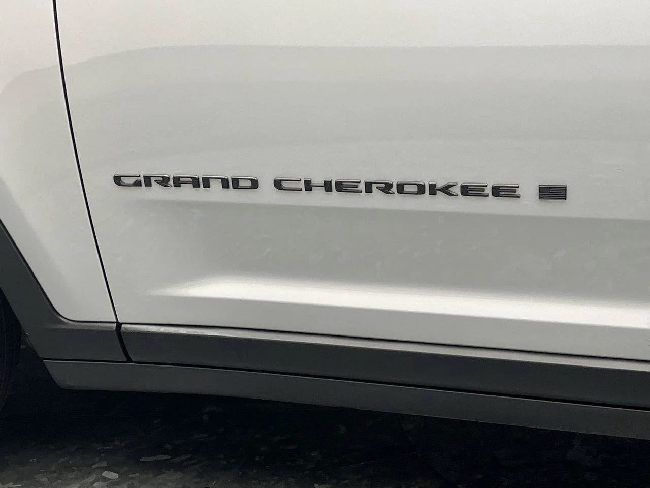 Used 2025 Silver Jeep Altitude X 4x4 image 6