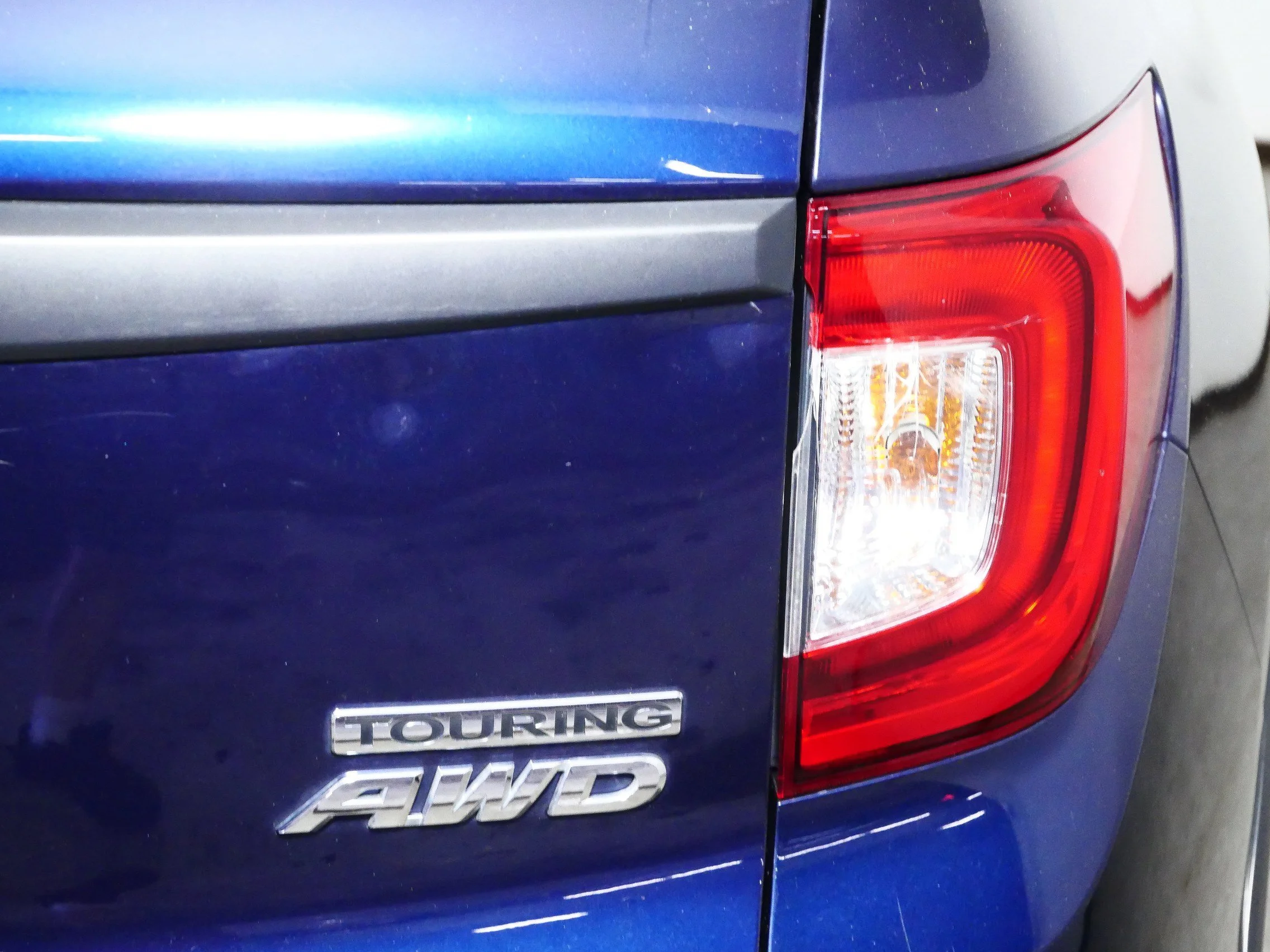 Used 2019 Obsidian Blue Pearl Honda Touring image 17