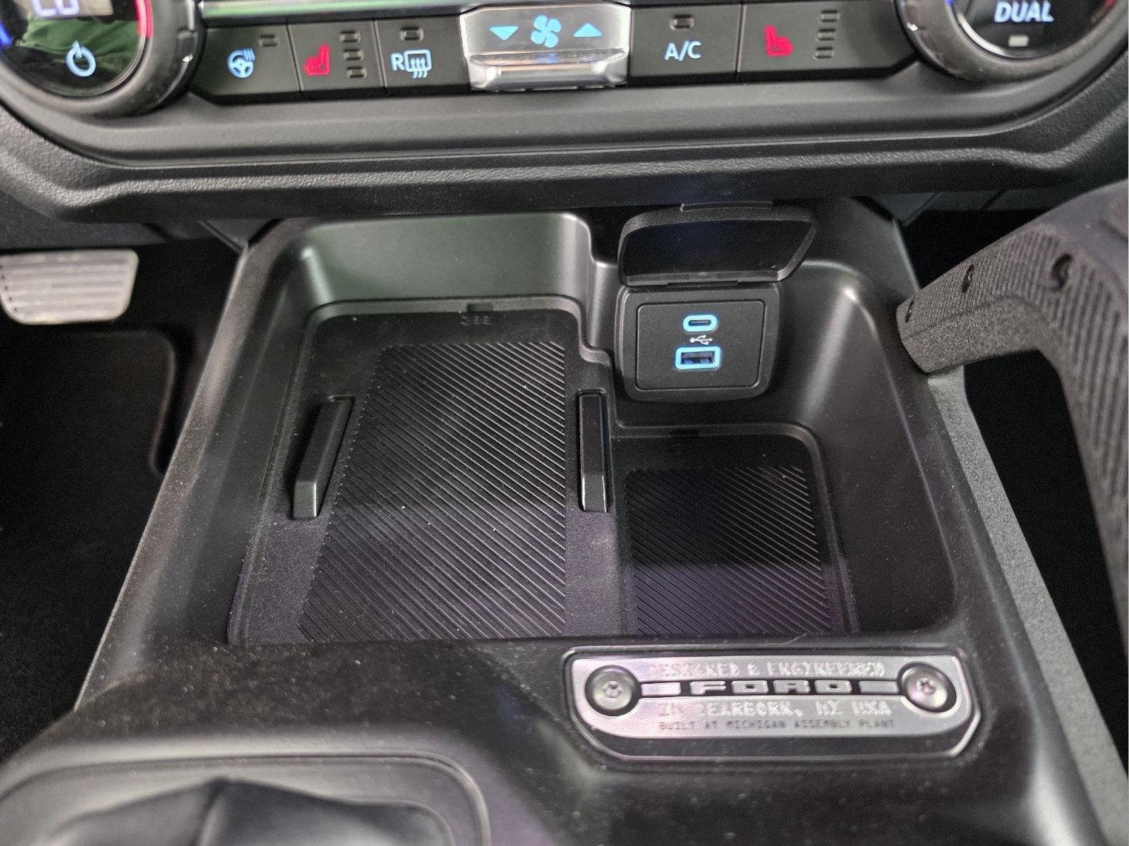 New 2025 Shadow Black Ford Outer Banks® image 35