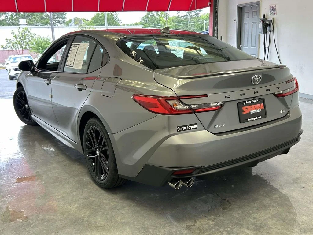 Used 2026  Toyota SE image 5